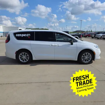 More photos of 2026 Chrysler Pacifica Limited at Mike Molstead Chevrolet, GMC, IA