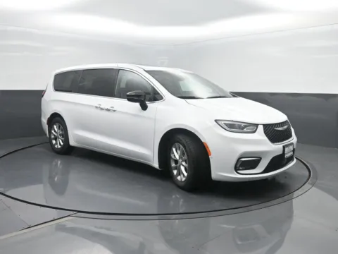 Another view of 2026 Chrysler Pacifica Limited for sale in Charles City, IA at Mike Molstead Chevrolet, GMC