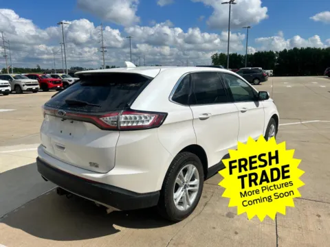 More photos of 2016 Ford Edge SEL at Mike Molstead Chevrolet, GMC, IA