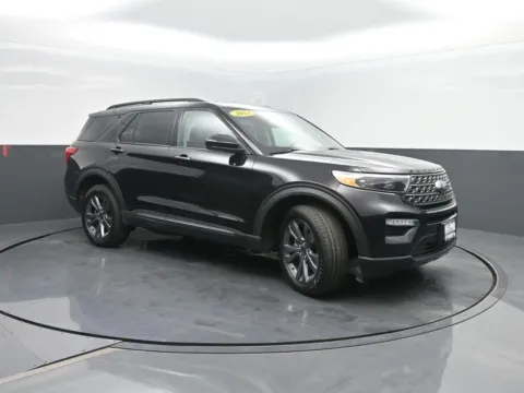 More photos of 2023 Ford Explorer XLT at Mike Molstead Chevrolet, GMC, IA
