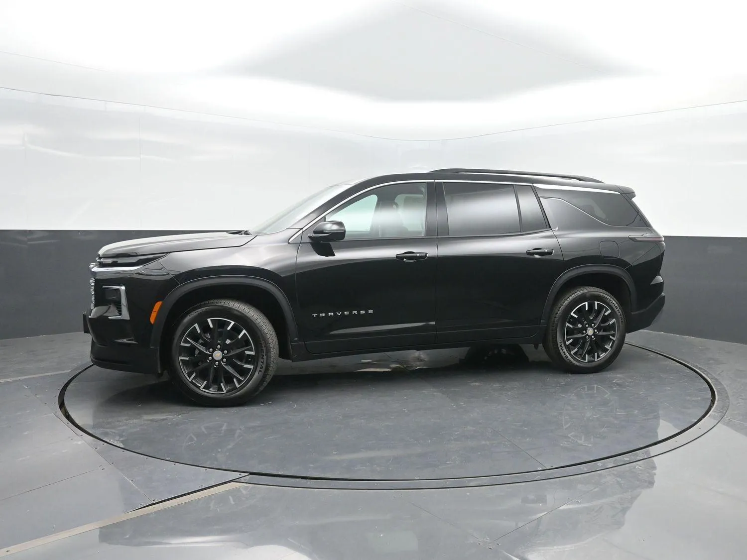 Black 2026 Chevrolet Traverse AWD LT for sale in Charles City, IA