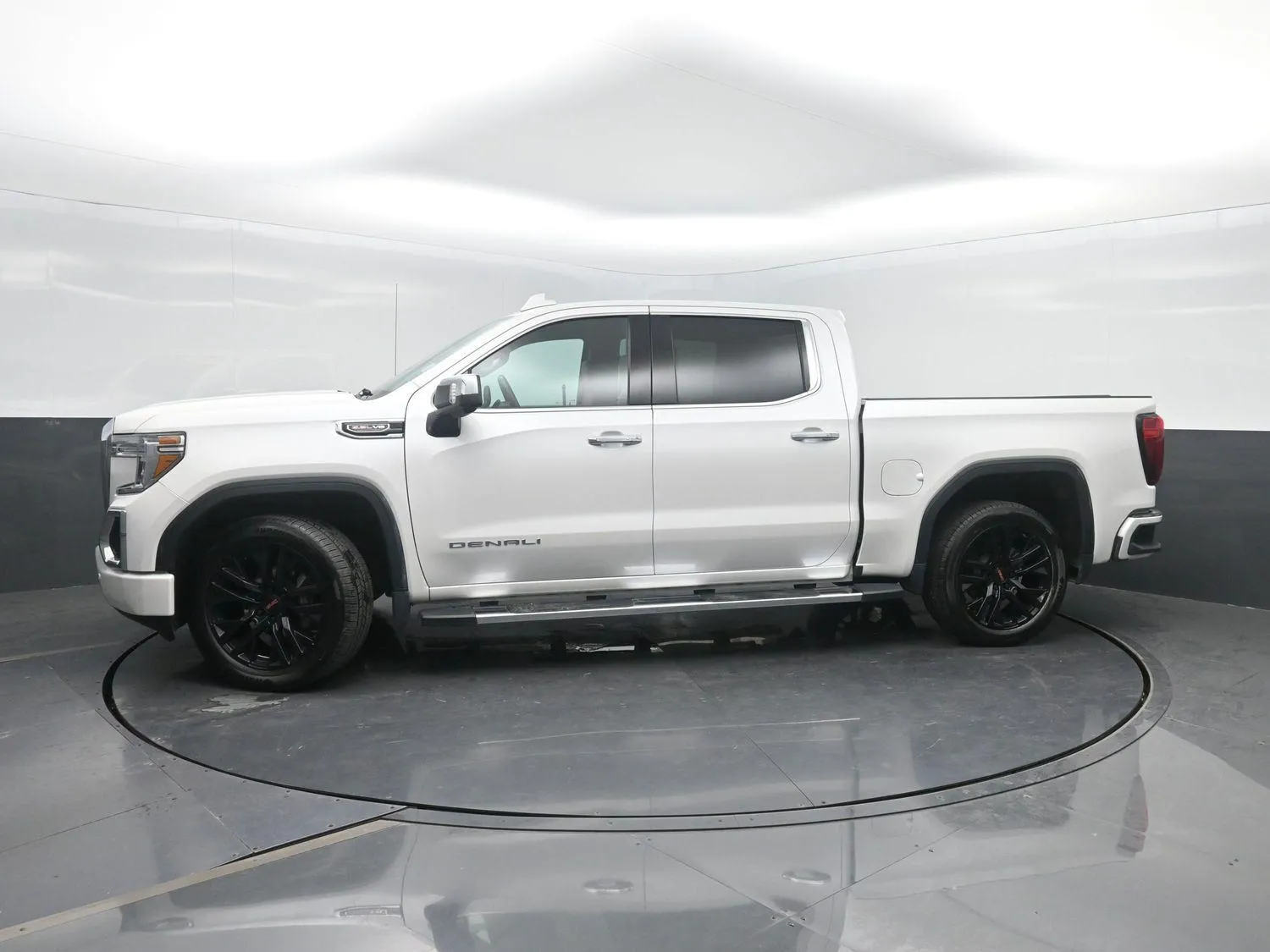 White 2021 GMC Sierra 1500 Denali for sale in Charles City, IA