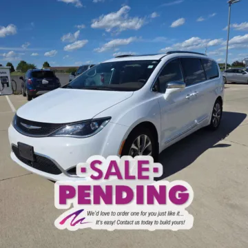 Unknown 2019 CHRYSLER PACIFICA Limited for sale in Charles City, IA