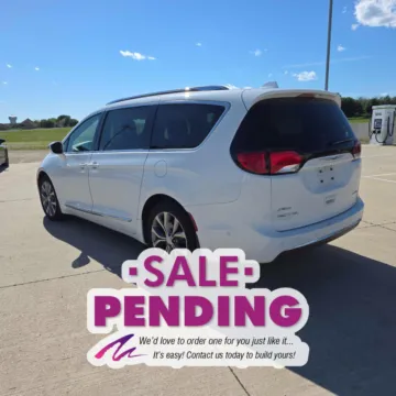 More photos of 2019 CHRYSLER PACIFICA Limited at Mike Molstead Chevrolet, GMC, IA