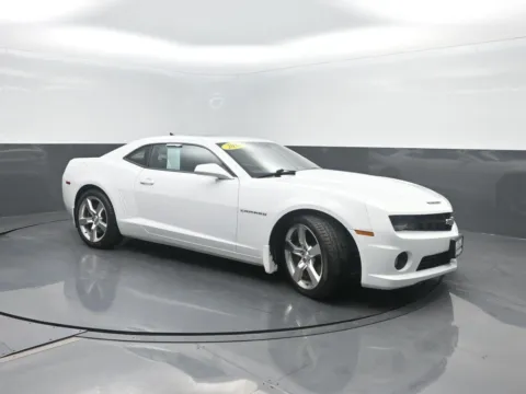 More photos of 2011 Chevrolet Camaro 2SS at Mike Molstead Chevrolet, GMC, IA