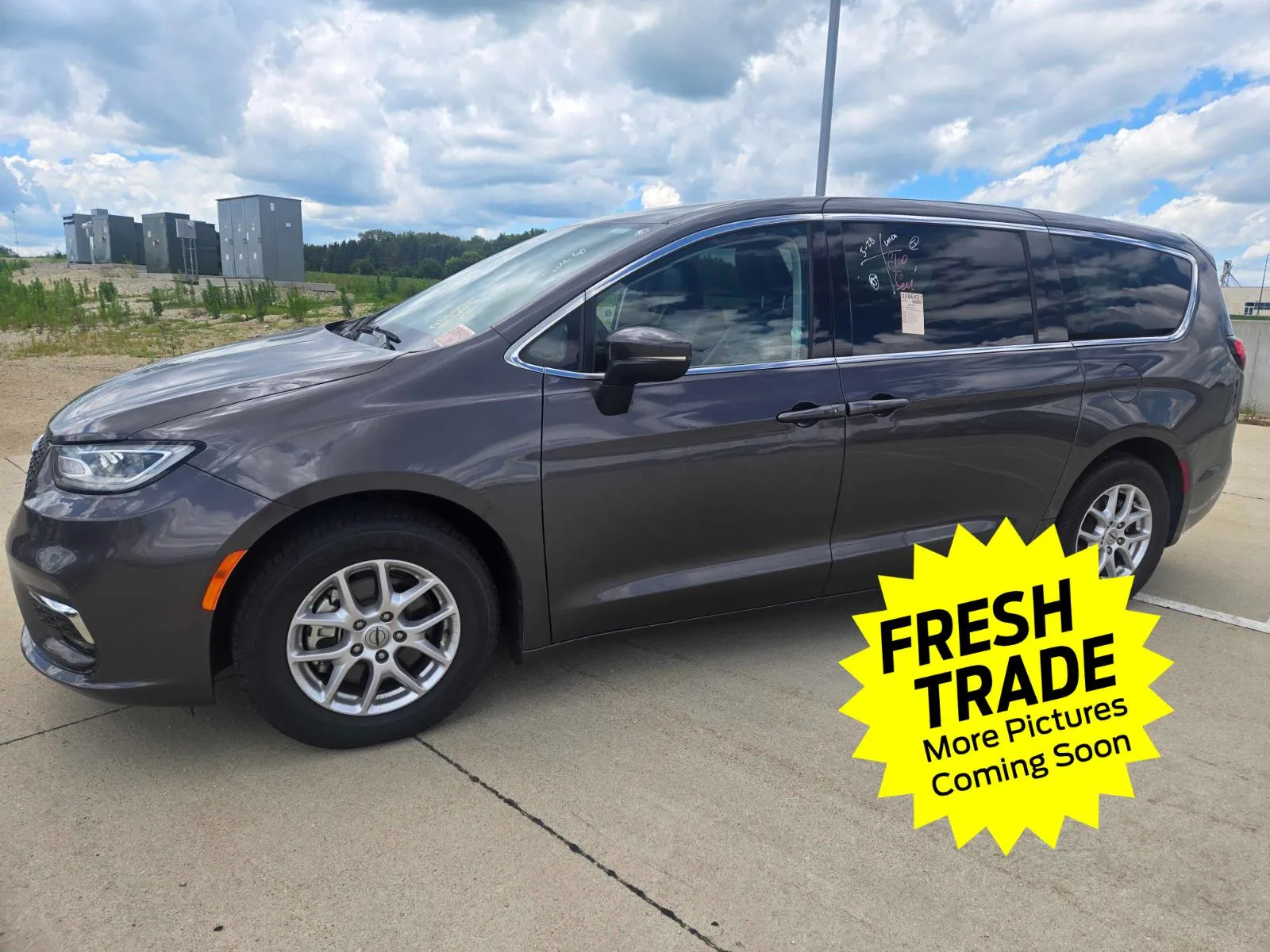Gray 2023 CHRYSLER PACIFICA TOURING L FWD for sale in Charles City, IA
