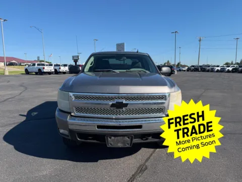 More photos of 2009 CHEVROLET SILVERADO 1500 LT at Mike Molstead Chevrolet, GMC, IA