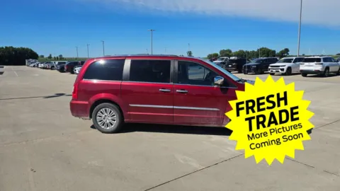 More photos of 2013 CHRYSLER TOWN & COUNTRY Limited at Mike Molstead Chevrolet, GMC, IA
