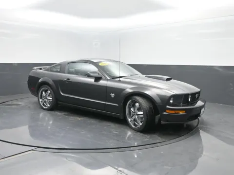 More photos of 2009 Ford Mustang GT at Mike Molstead Chevrolet, GMC, IA