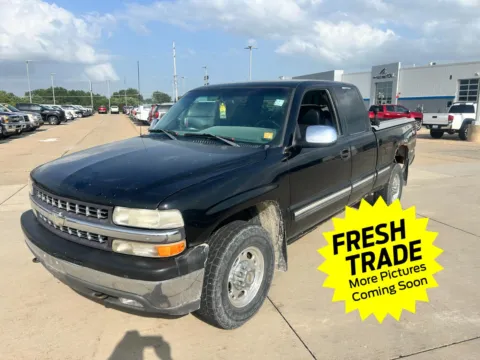 Black 2000 Chevrolet Silverado 2500 LT for sale in Charles City, IA