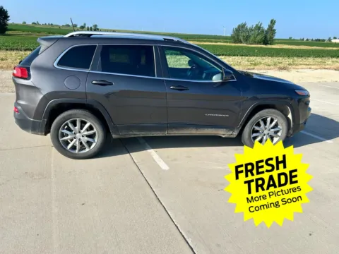 More photos of 2018 Jeep Cherokee Limited at Mike Molstead Chevrolet, GMC, IA
