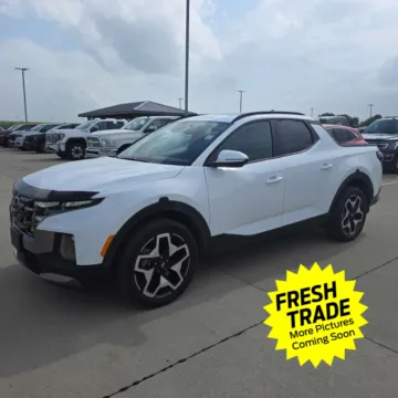 White 2022 Hyundai Santa Cruz Limited for sale in Charles City, IA