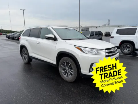 More photos of 2019 Toyota Highlander XLE at Mike Molstead Chevrolet, GMC, IA
