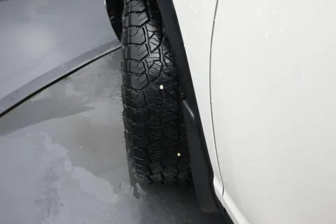 More photos of 2019 Toyota Highlander XLE at Mike Molstead Chevrolet, GMC, IA
