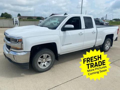 White 2018 Chevrolet Silverado 1500 LT for sale in Charles City, IA