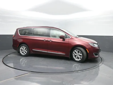 More photos of 2018 Chrysler Pacifica Touring L Plus at Mike Molstead Chevrolet, GMC, IA