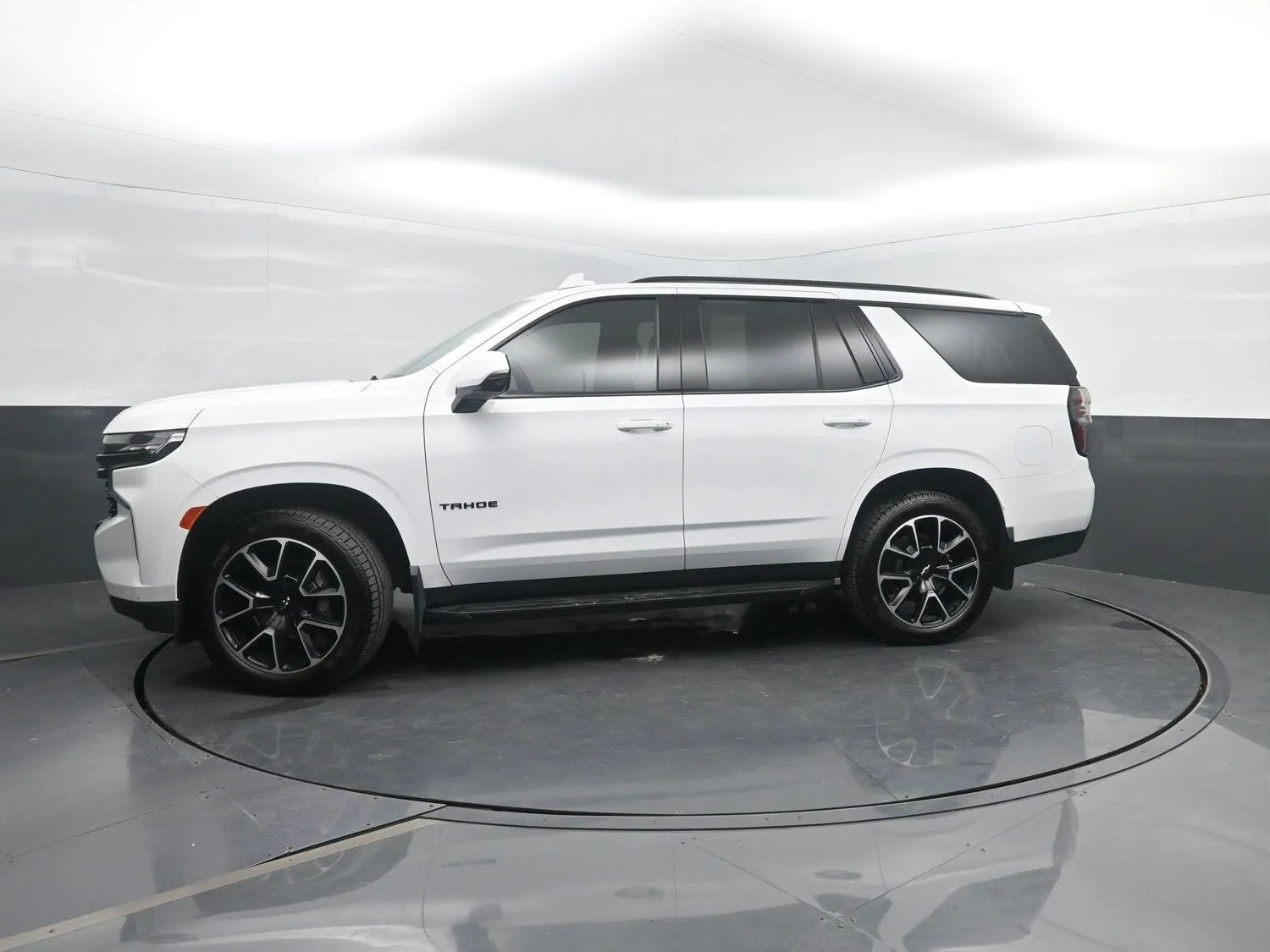 White 2024 Chevrolet Tahoe RST for sale in Charles City, IA