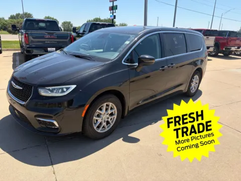 Black 2023 Chrysler Pacifica Touring L for sale in Charles City, IA