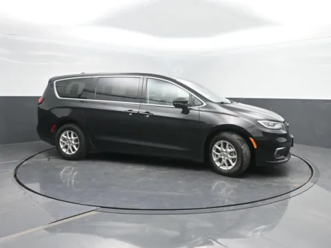 More photos of 2023 Chrysler Pacifica Touring L at Mike Molstead Chevrolet, GMC, IA