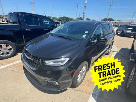 Black 2023 Chrysler Pacifica Touring L for sale in Charles City, IA