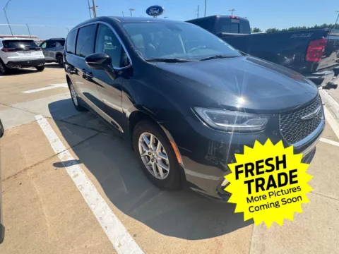 More photos of 2023 Chrysler Pacifica Touring L at Mike Molstead Chevrolet, GMC, IA