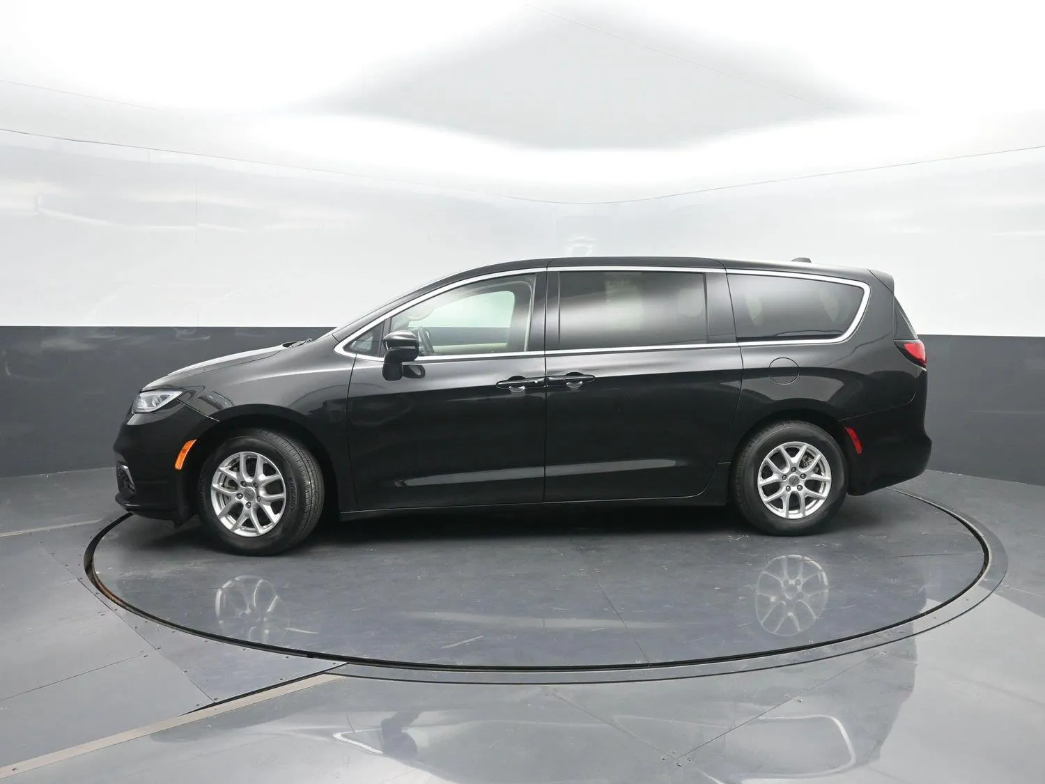 Black 2023 Chrysler Pacifica Touring L for sale in Charles City, IA