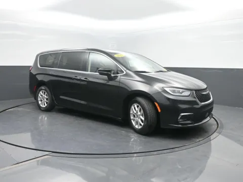 More photos of 2023 Chrysler Pacifica Touring L at Mike Molstead Chevrolet, GMC, IA