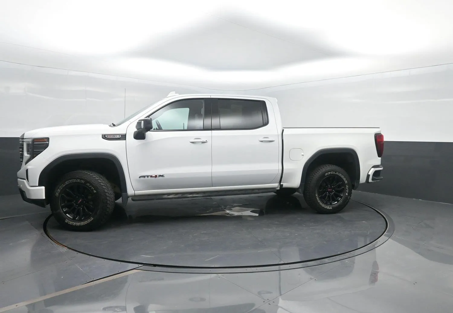 White 2023 GMC Sierra 1500 AT4X for sale in Charles City, IA