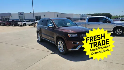 More photos of 2014 Jeep Grand Cherokee Summit at Mike Molstead Chevrolet, GMC, IA