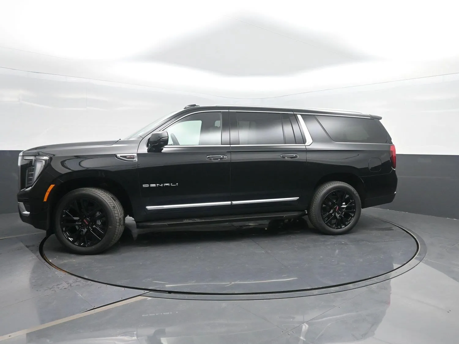 Black 2026 GMC Yukon XL Denali for sale in Charles City, IA