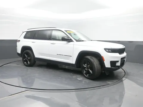 More photos of 2023 Jeep Grand Cherokee L Altitude at Mike Molstead Chevrolet, GMC, IA