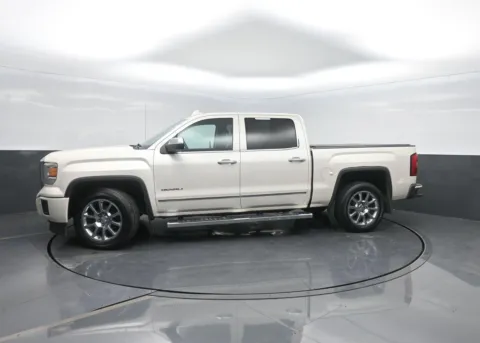 White 2015 GMC Sierra 1500 Denali for sale in Charles City, IA