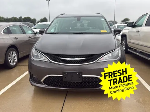 Gray 2017 Chrysler Pacifica Touring-L for sale in Charles City, IA