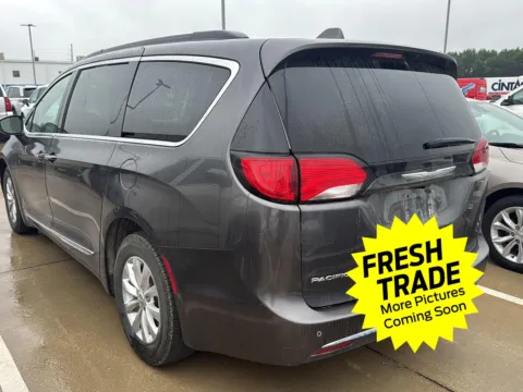 More photos of 2017 Chrysler Pacifica Touring-L at Mike Molstead Chevrolet, GMC, IA