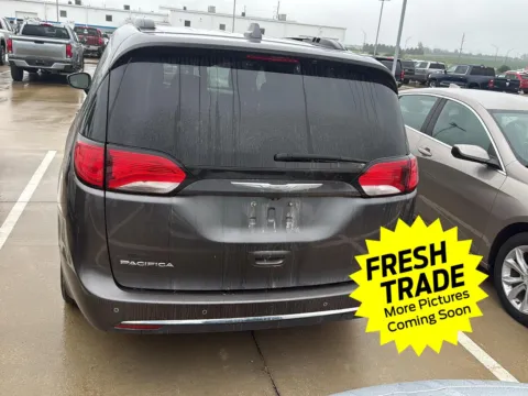 More photos of 2017 Chrysler Pacifica Touring-L at Mike Molstead Chevrolet, GMC, IA