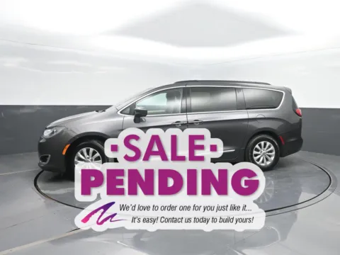 Gray 2017 Chrysler Pacifica Touring-L for sale in Charles City, IA