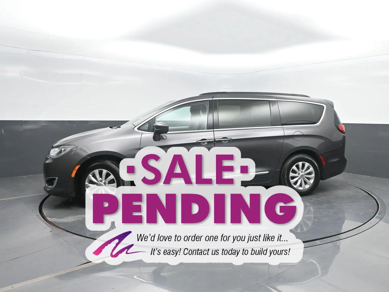 Gray 2017 Chrysler Pacifica Touring-L for sale in Charles City, IA