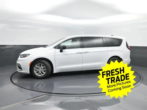 White 2026 Chrysler Pacifica Select for sale in Charles City, IA