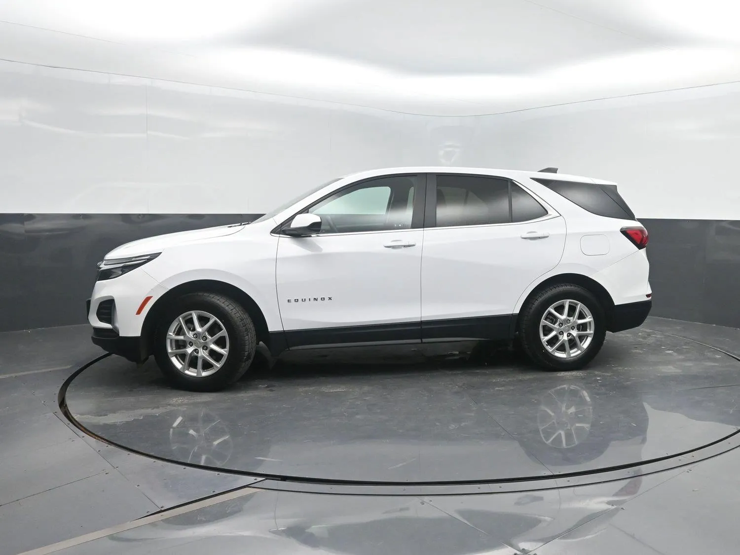 White 2024 Chevrolet Equinox LT for sale in Charles City, IA