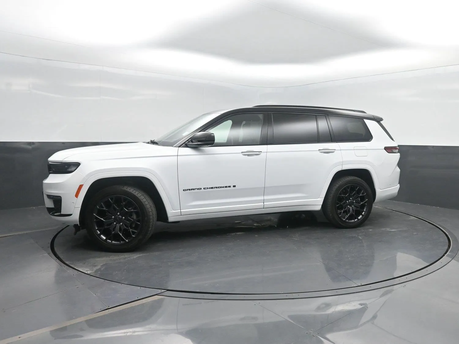 White 2025 Jeep Grand Cherokee L Summit Reserve for sale in Charles City, IA