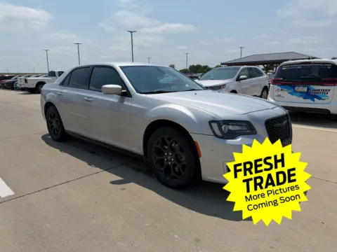 More photos of 2021 Chrysler 300 Touring L at Mike Molstead Chevrolet, GMC, IA