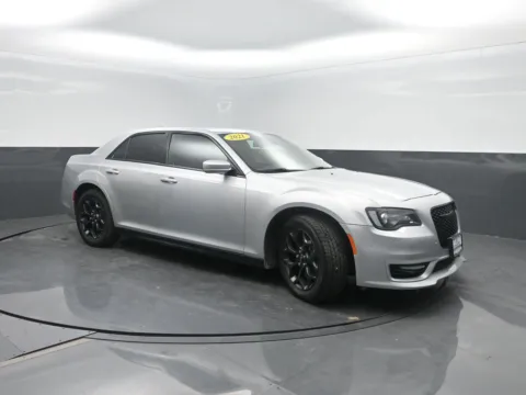 More photos of 2021 Chrysler 300 Touring L at Mike Molstead Chevrolet, GMC, IA