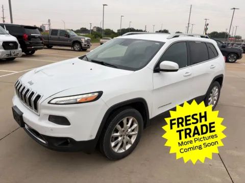 White 2014 Jeep Cherokee Limited for sale in Charles City, IA