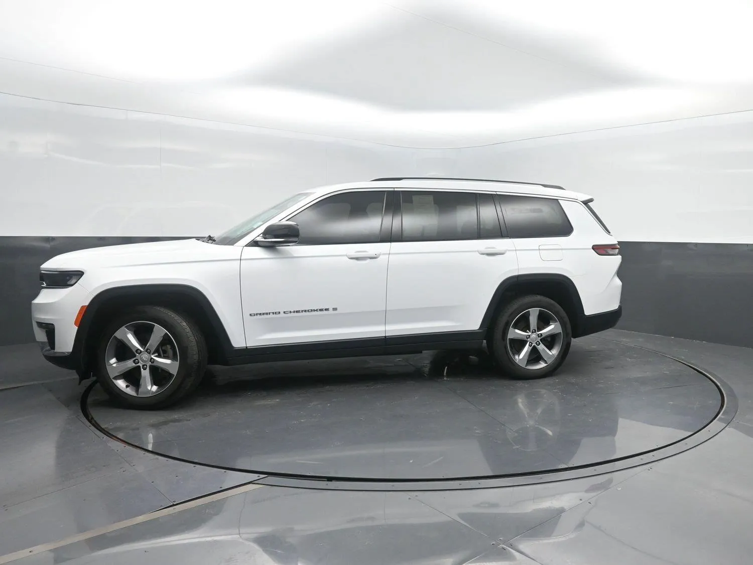 White 2021 Jeep Grand Cherokee L Limited for sale in Charles City, IA