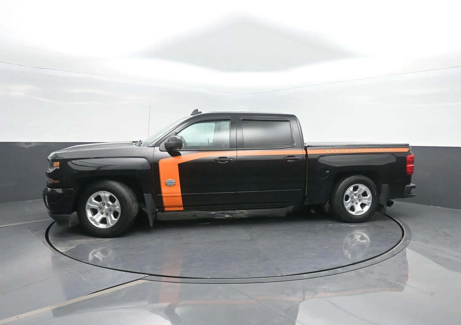 Black 2017 Chevrolet Silverado 1500 LT for sale in Charles City, IA