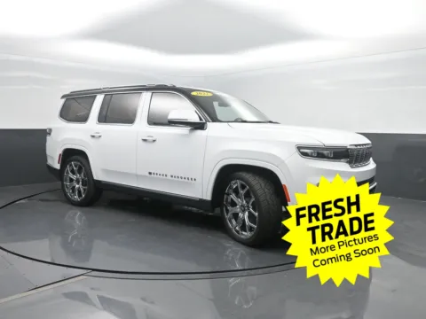 More photos of 2022 Jeep Grand Wagoneer Series III at Mike Molstead Chevrolet, GMC, IA