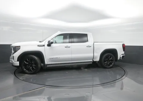 White 2022 GMC Sierra 1500 Denali for sale in Charles City, IA
