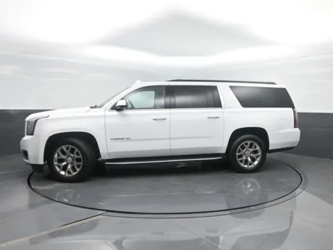 White 2018 GMC Yukon XL SLT for sale in Charles City, IA