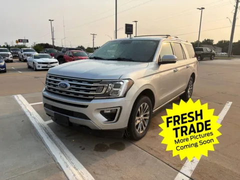 Silver 2018 Ford Expedition Max Limited for sale in Charles City, IA