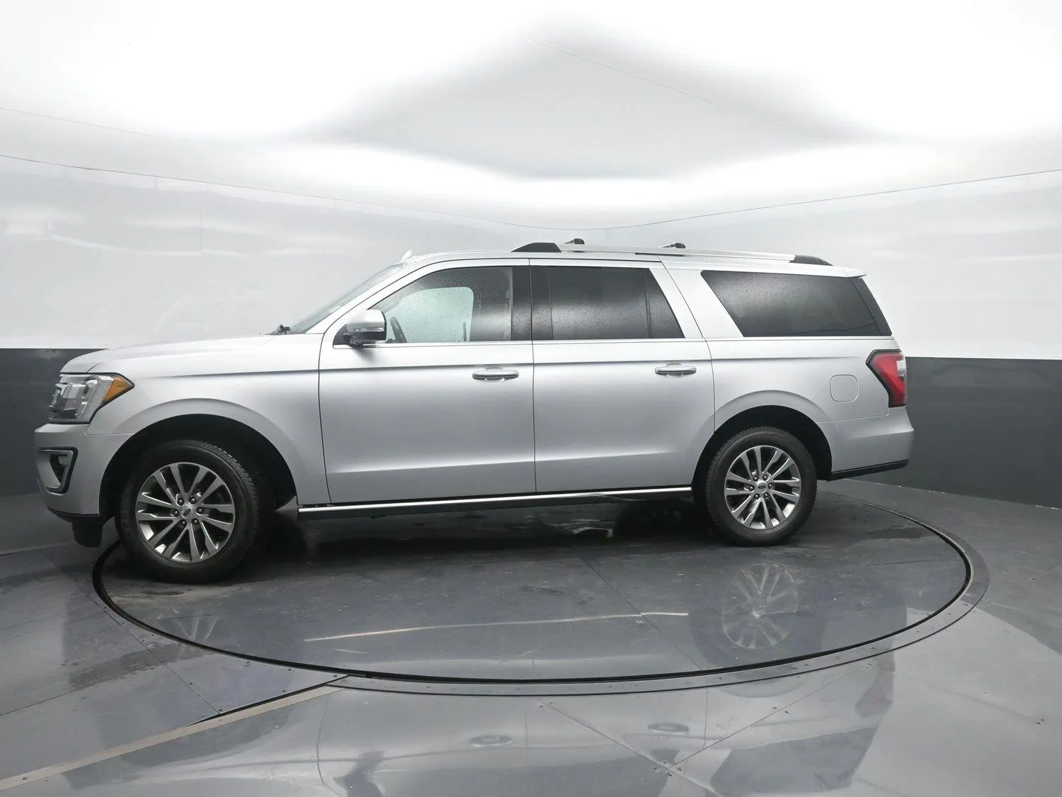 Silver 2018 Ford Expedition Max Limited for sale in Charles City, IA